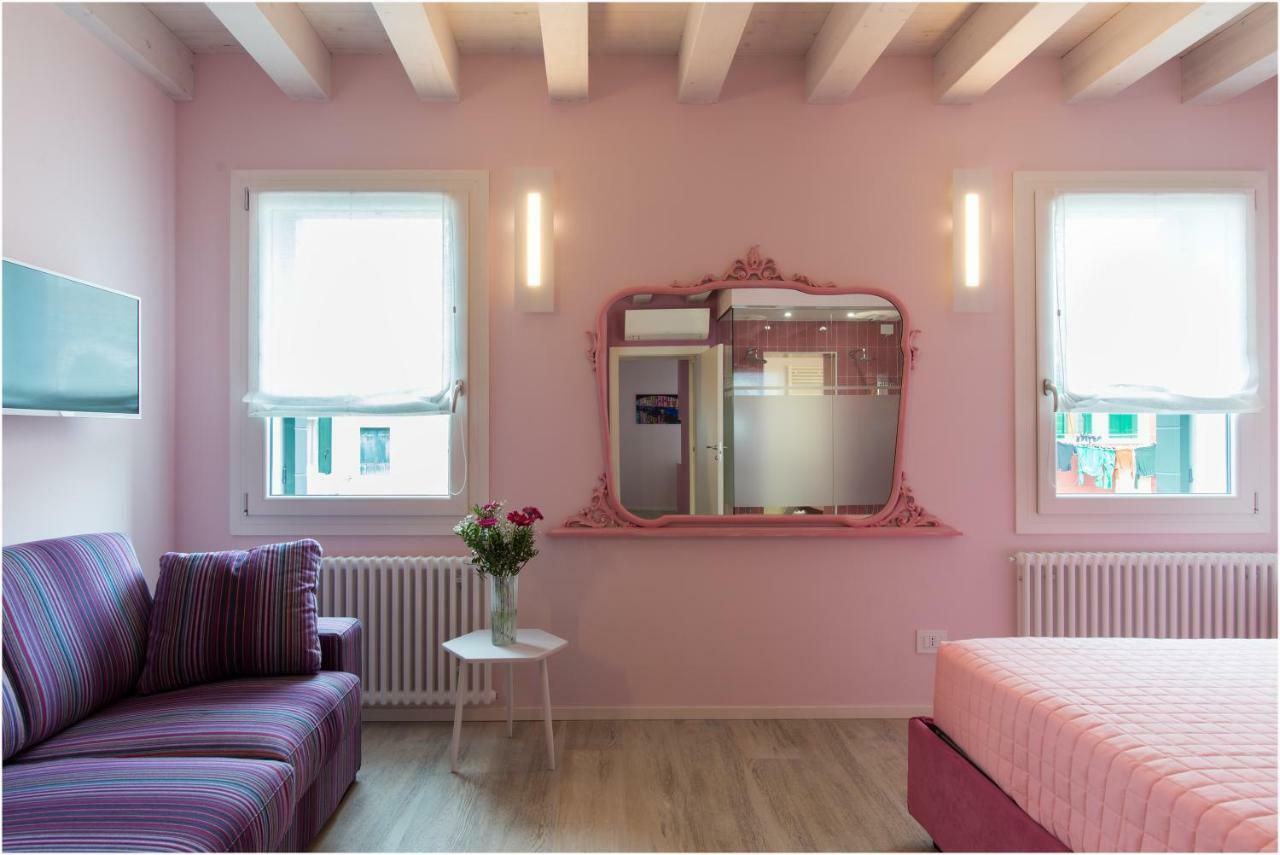 Tiffany Apartment *